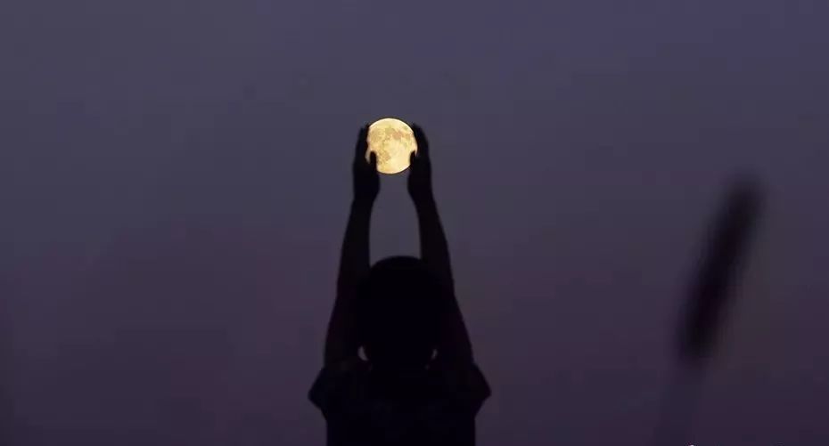 中秋赏月:掌握这些技巧,拍出朋友圈最美的月亮!
