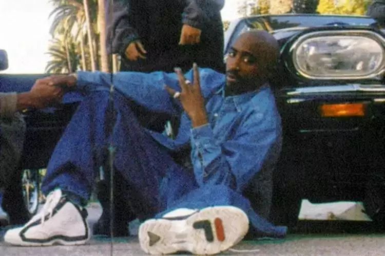 2pac 穿着 fila -在 "后 fila 时代" 里,本身就拥有时尚属性的它