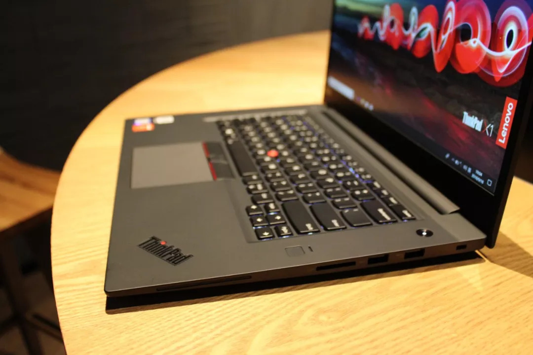 追求轻薄性能的"极限",thinkpad x1 extreme (隐士)