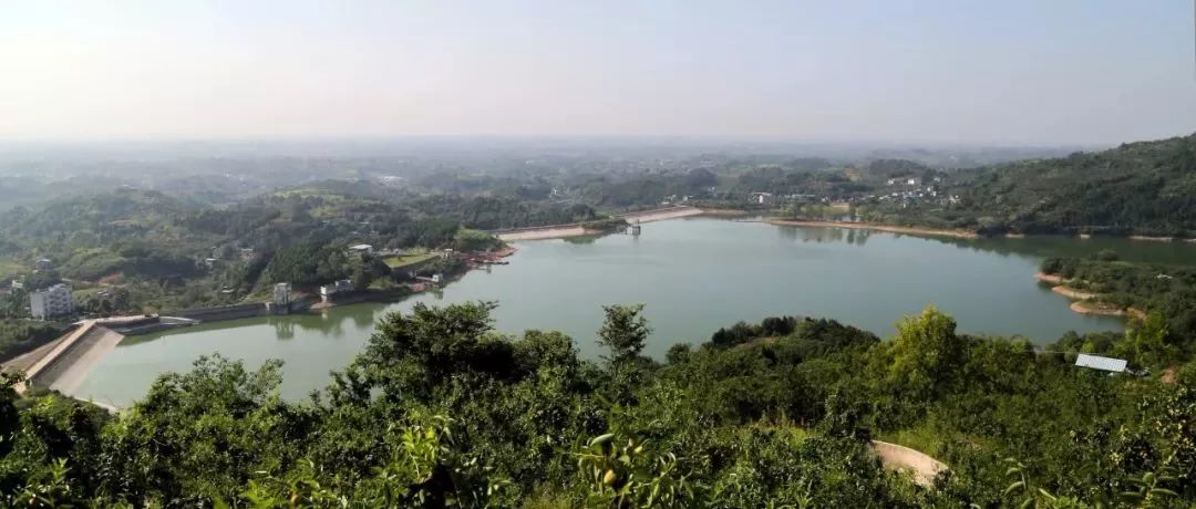 都江堰灌区简阳张家岩水库---摄协供稿 山间绿道---李其生摄 信息