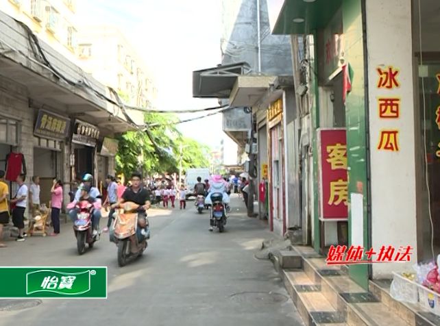 朗城铺村人口_东汇城超市人口图片