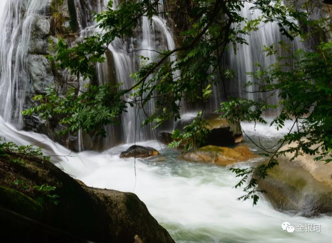 上饶灵山大峡谷汹涌压来