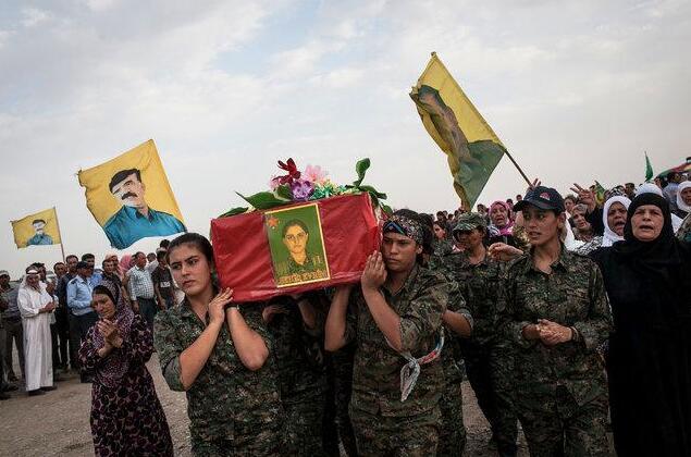 实拍:库尔德女兵令人惋惜的生活