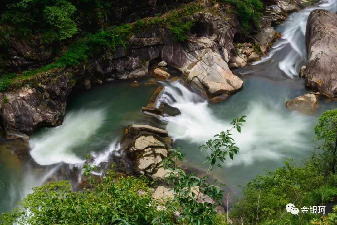 上饶灵山大峡谷汹涌压来