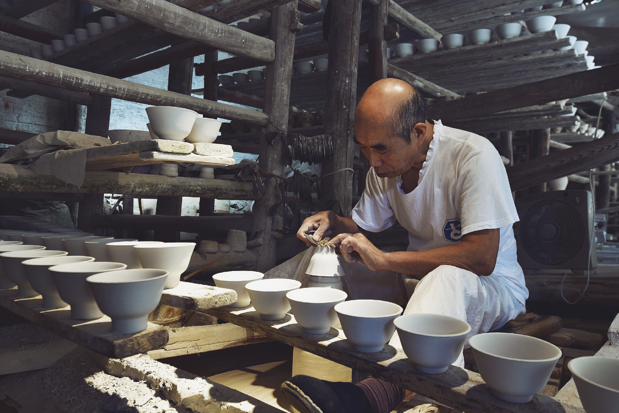 古窑再现“世界最古老的制瓷生产作业线”，陶瓷工匠精神值得敬佩!