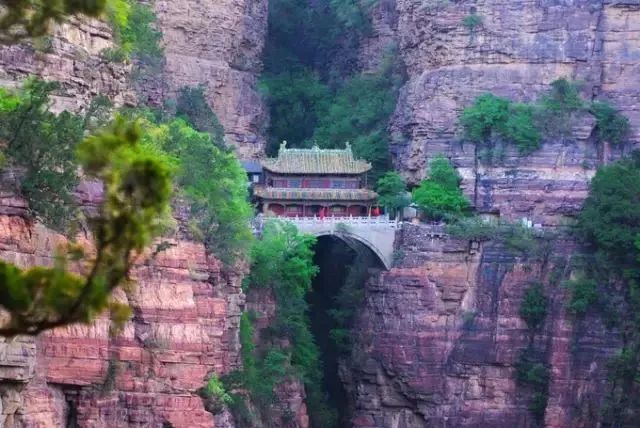 【苍岩山"悬空寺】