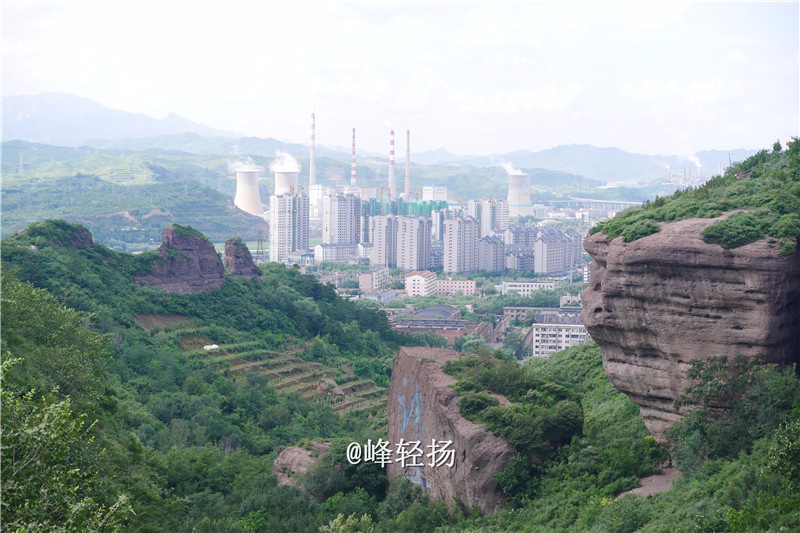 站在双塔山上鸟瞰承德市双滦区!密密麻麻都是楼