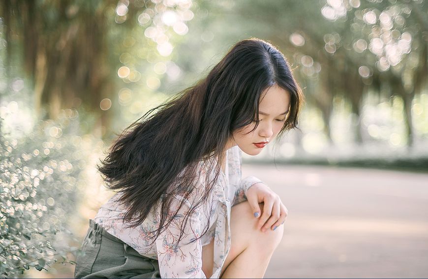 内向的女孩子都是不好意思甚至有点不敢跟自己有好感的男神有什么正面