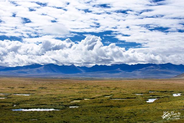 西藏，拉萨河源头的麦地卡湿地