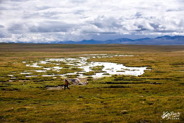 西藏，拉萨河源头的麦地卡湿地