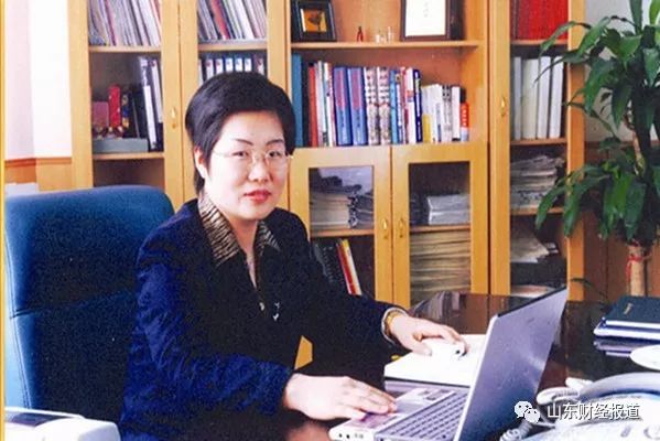 1998年魏棉兼并滨州一棉后,从山东广播电视大学毕业的张波进入魏桥