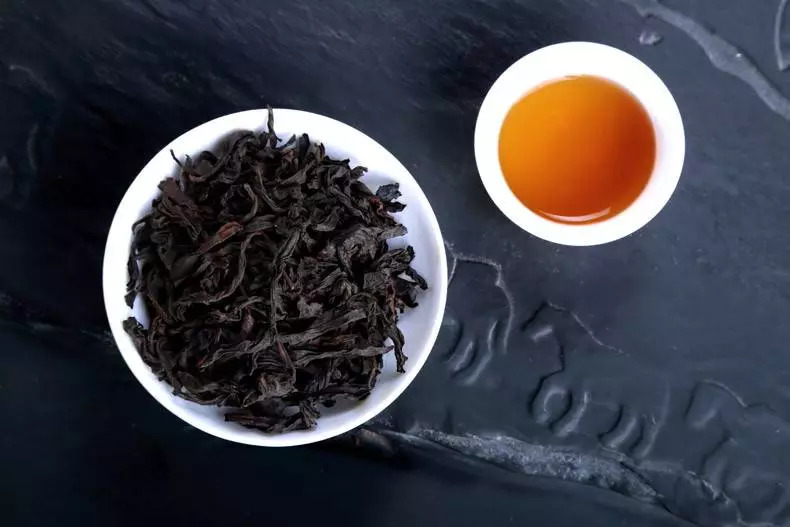 武夷岩茶大红袍红茶红茶属全发酵茶,发源地是现在福建武夷山桐木关(村