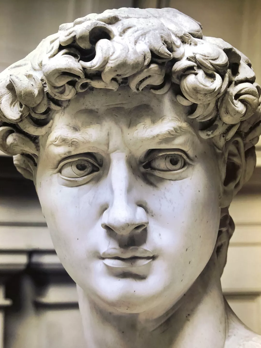 让几百年前达芬奇的名画《蒙娜丽莎》 米开朗基罗的雕塑《大卫》