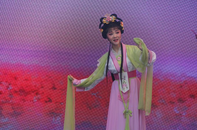 蔡婕表演杭剧《银瓶》选段余玉婵演唱歌曲《不忘初心》黄龙团庆文化月