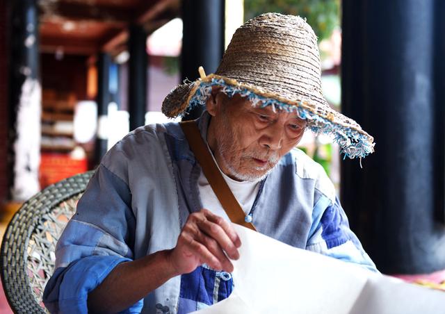 四川绵阳的圣水寺有一个奇人老法师,一个98岁的果清大