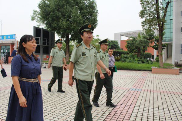 假日安全不用"方,你的安全,我们来守护!