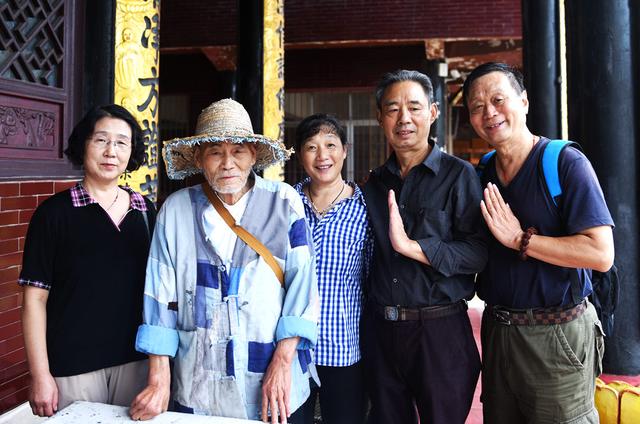 四川绵阳的圣水寺有一个奇人老法师,一个98岁的果清大