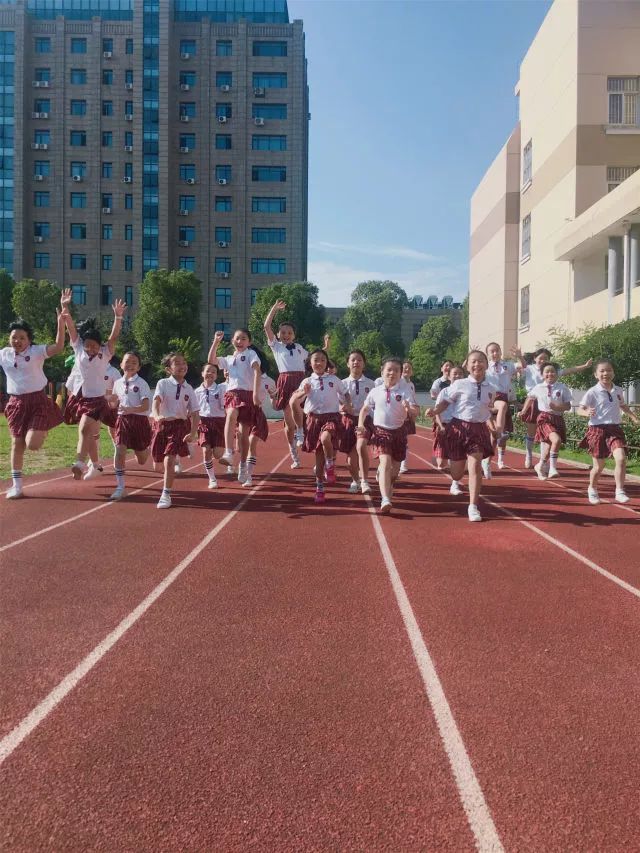 新学期又一波小可爱来袭2台州市书生小学五六年级集体照展播