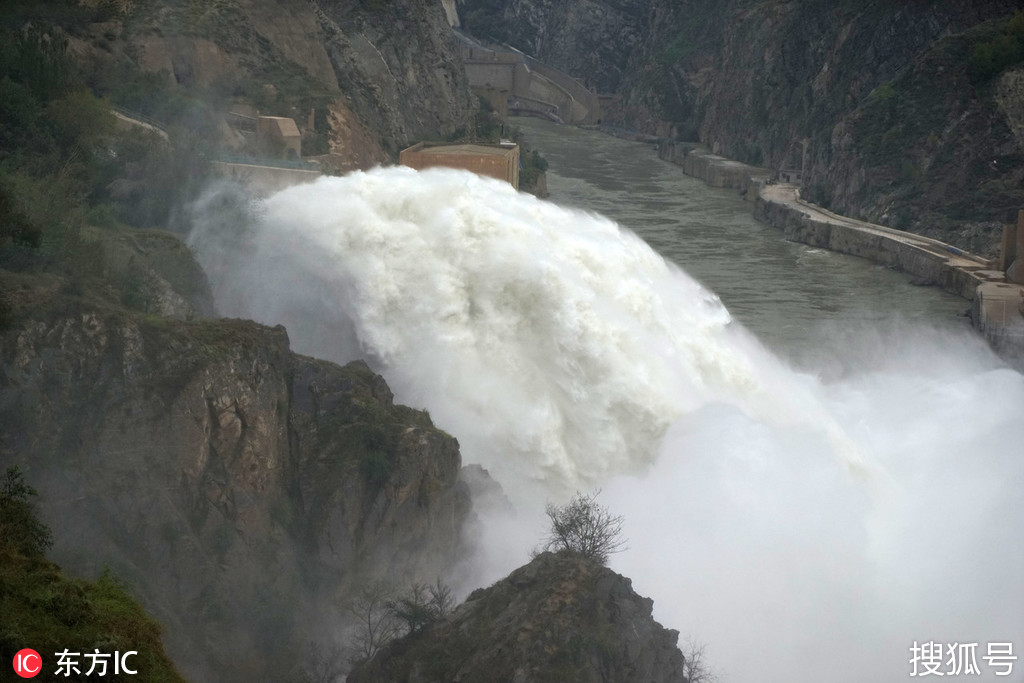 刘家峡遭遇30年来最大压力 水库24小时泄洪,震撼