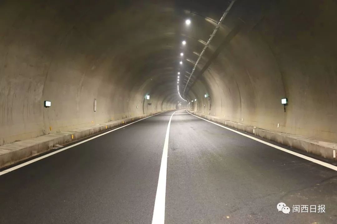 厦蓉高速公路仙岭隧道外景▲近日,记者从龙岩厦蓉高速公路改扩建工程