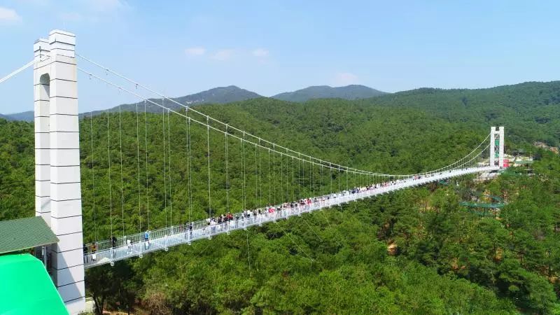 趁着国庆,不要错过万人濑粉节,5d高空玻璃桥!就在高明盈香生态园!