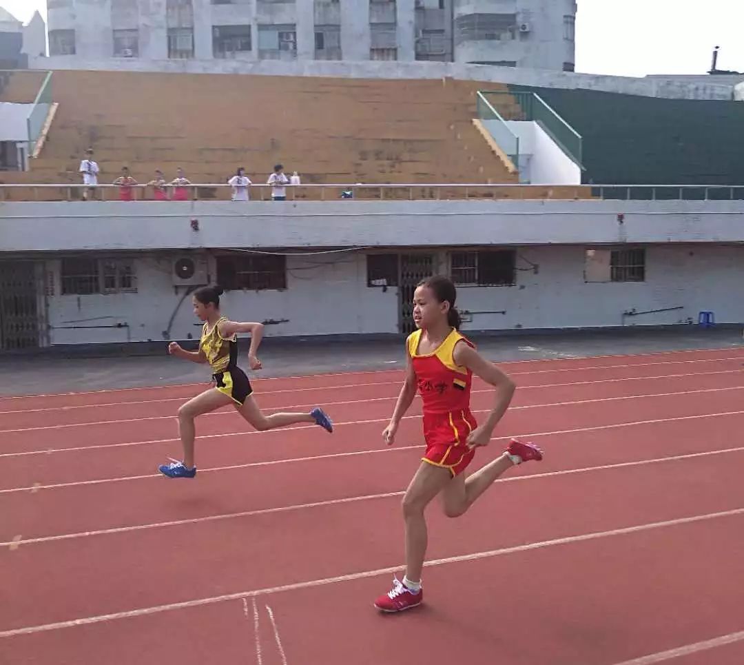 为你们100汗水打call2018年容桂中小学田径运动会我校田径队以总分114