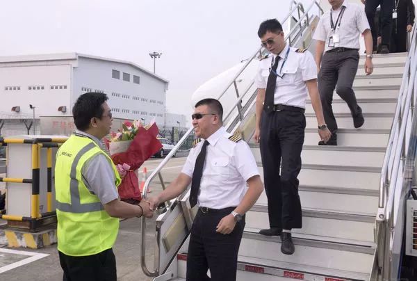 东海航空第20架客机顺利抵达深圳