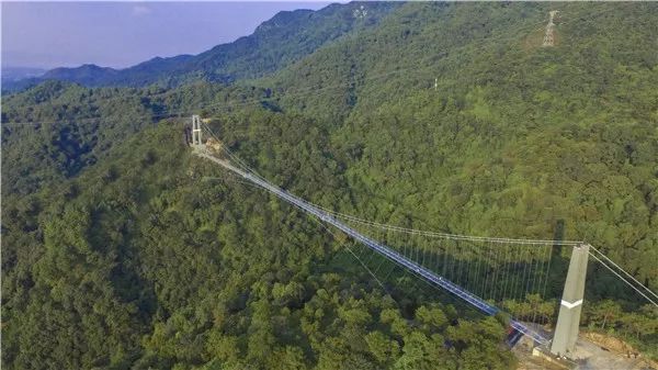 想近距离体验一次今年国庆都增加了玻璃桥景观在佛山的三水和高明却又