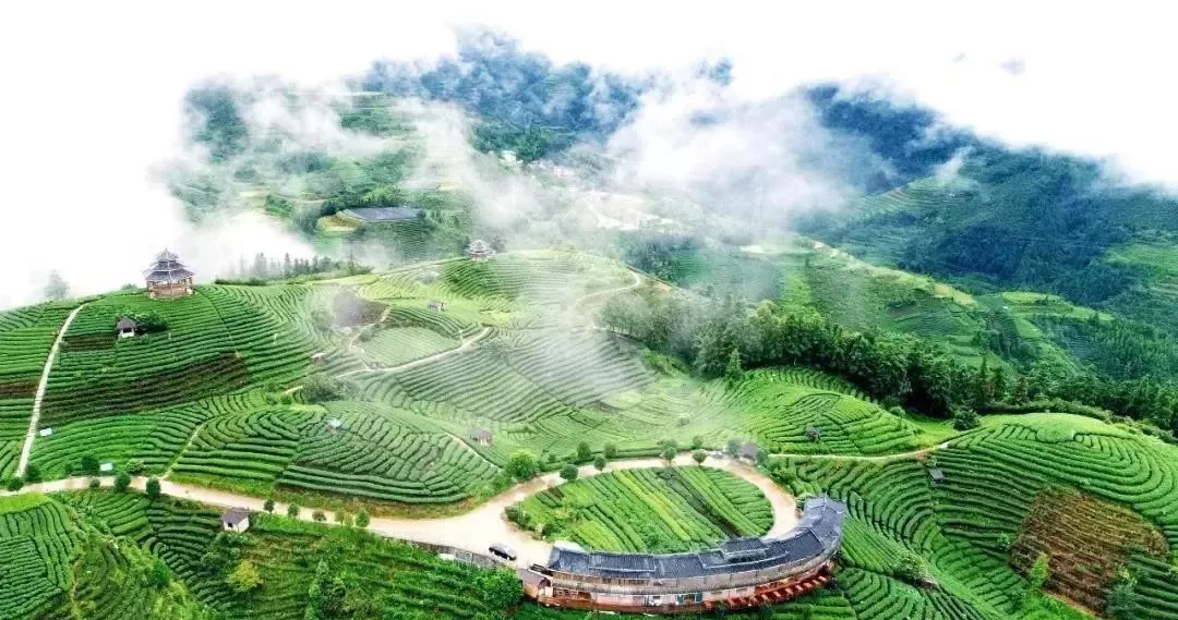 三江布央仙人山景