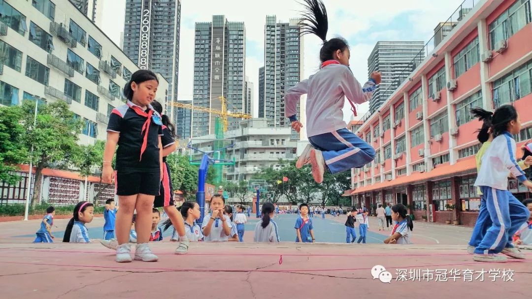 满腔热血育良才 一片丹心向中华---冠华育才学校全体师生热烈祝福祖国