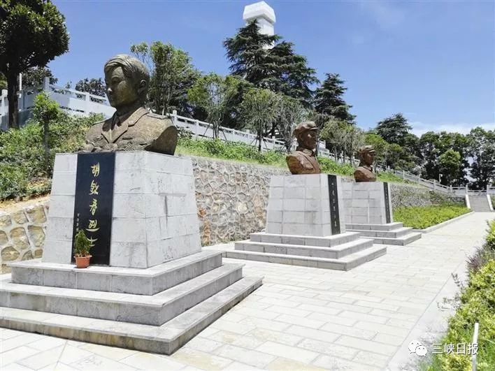 1986年,原烈士纪念塔迁建龙山风景区,1987年更名为宜都市烈士陵园