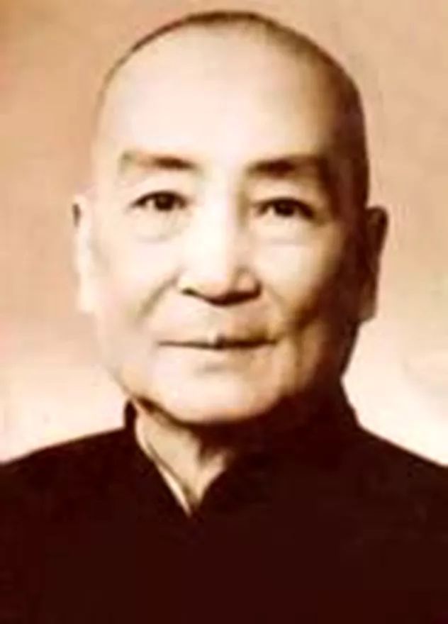 1966年,许爱周逝世,家族生意交由许岐伯,许士芬,许世勋三位哲嗣接管.