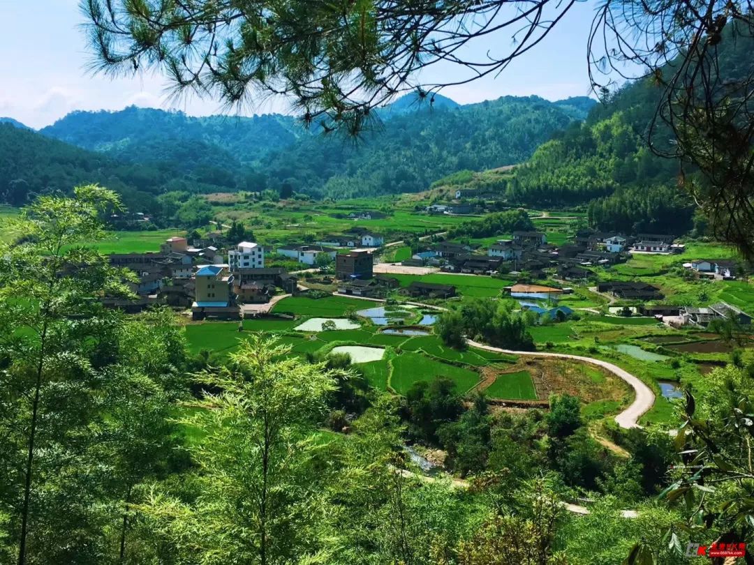 龙岩城区--上夏蓉高速--适中出口下--到达象山村村部 旅游推荐: 万安