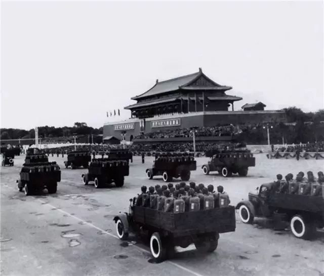 老照片 | 1949以来的国庆