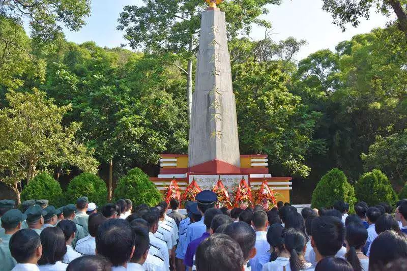 南澳县开展烈士纪念日公祭活动