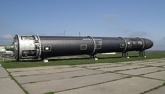俄罗斯撒旦2型液体导弹降临,射程1万6千公里,美国怕了吗?