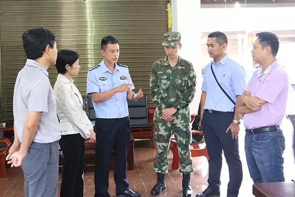 普洱市副市长,西盟县委书记杨宇深入岳宋站,所看望慰问官兵,辅警