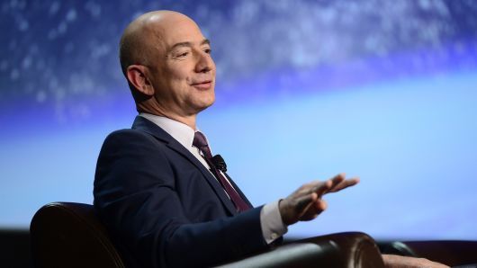 亚马逊创始人兼首席执行官jeff bezos