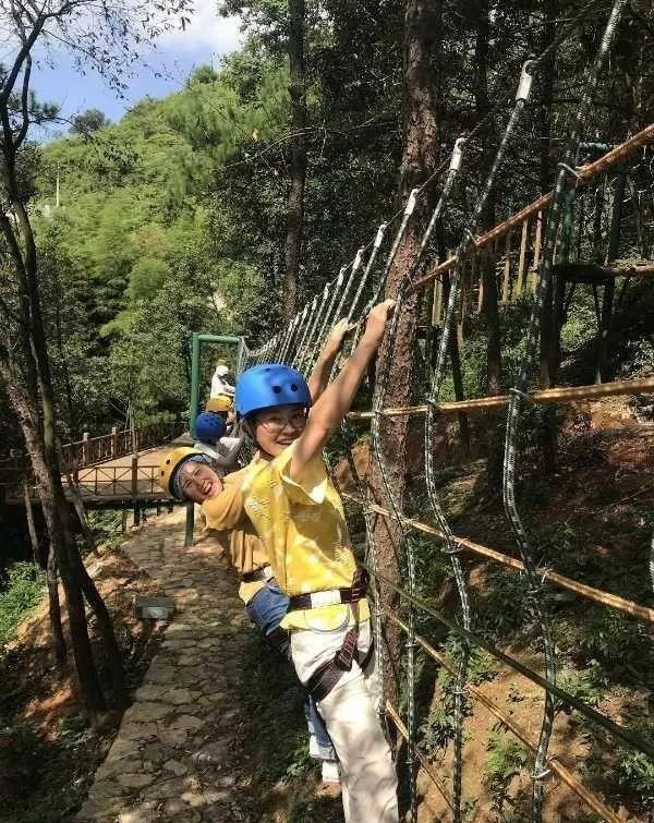 【玉环旅友户外】10月4日 温州云顶草上世界滑草,网红荡秋千,玻璃桥