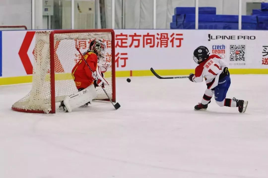 雄起!重庆青少年冰球队参加全国u8组别争夺赛取得开门红!