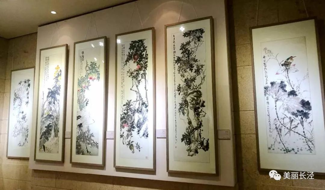 长泾画家在灵山梵宫开画展 画迷评价:他的花鸟画全国一流!