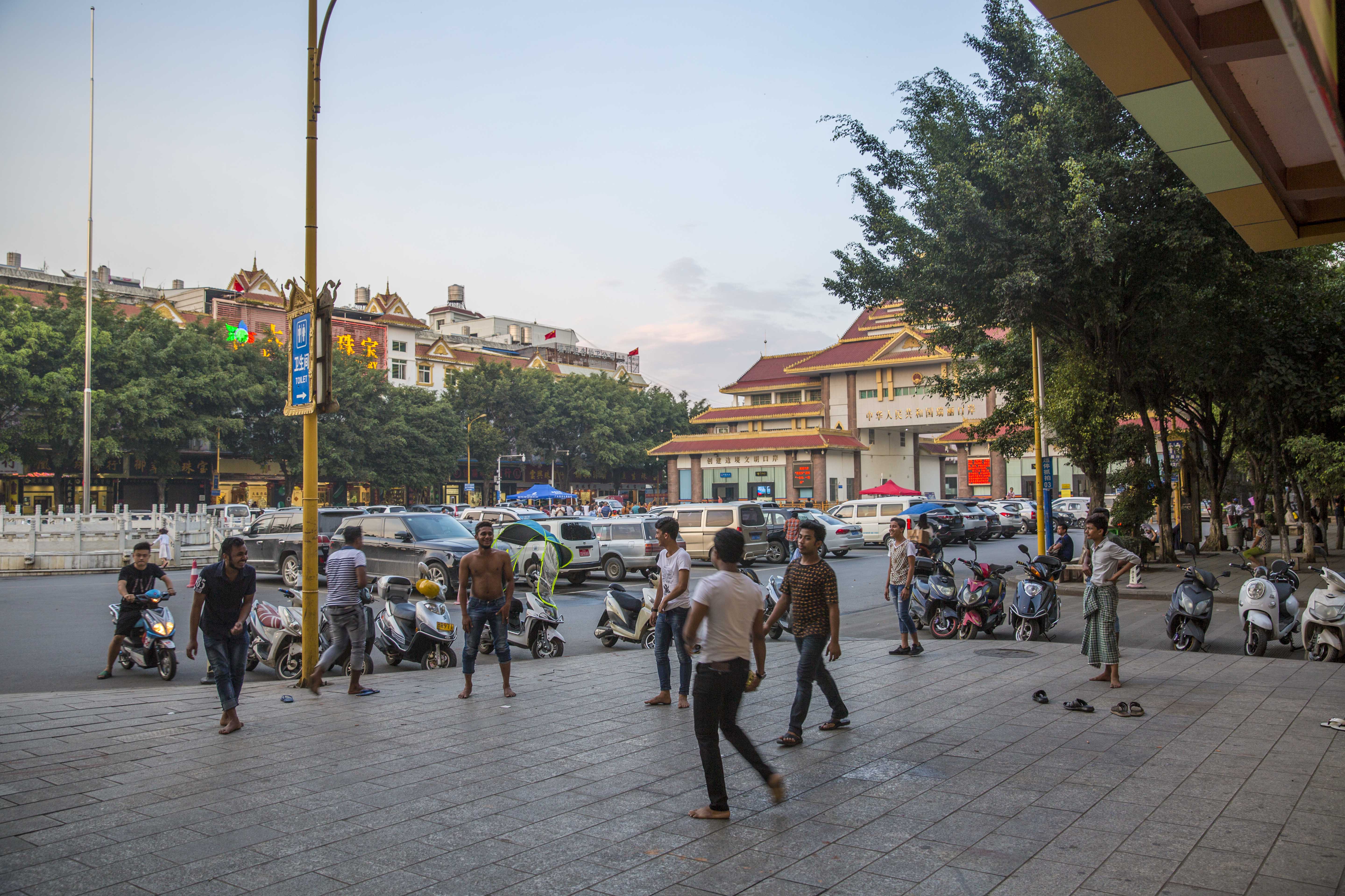 瑞丽市有多少人口_城市价值骤升 这四城掀起投资热