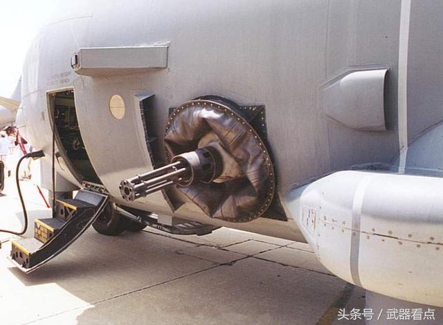 1 12 gau-12/u"平衡器"机炮:是一种25mm口径五管加特林机炮,被美国