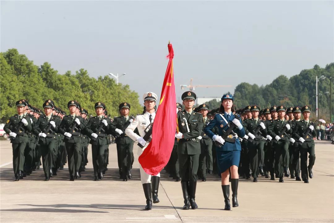 国庆节,一大波美图在刷屏!军校人这样为祖国庆生_国旗