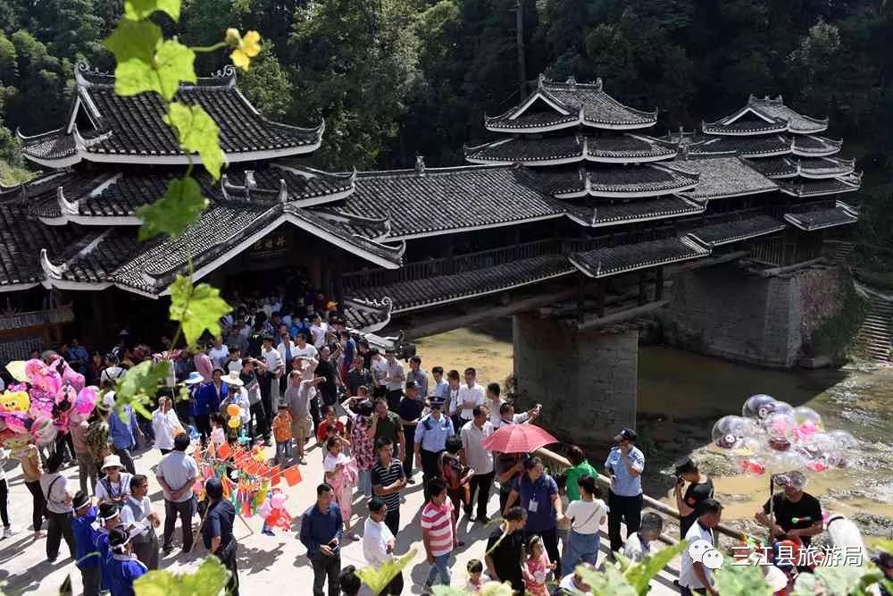 请您欣赏:多彩民俗闹金秋_岜团村