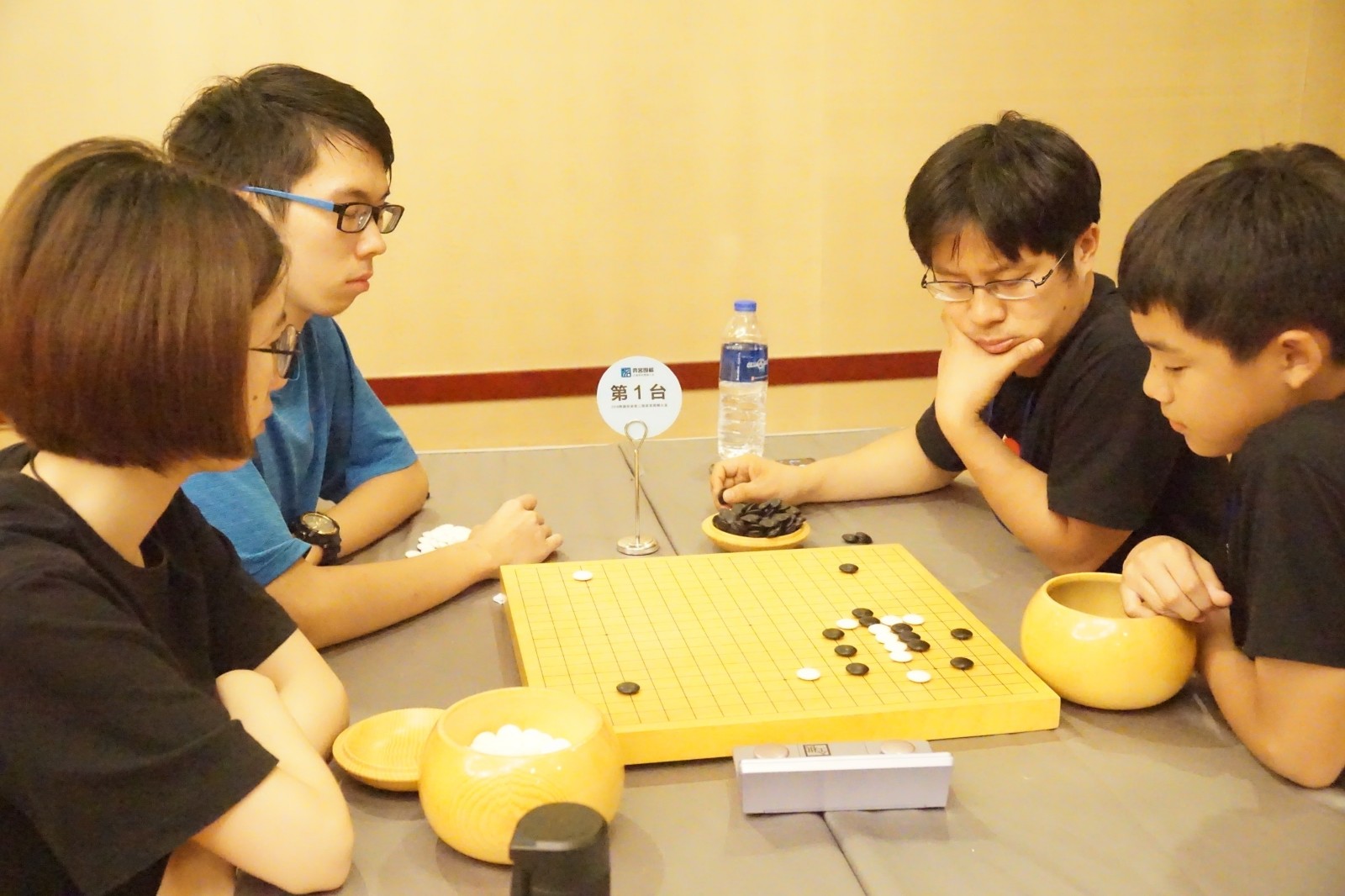 弈客围棋大会第二日 棋手们渐入佳境