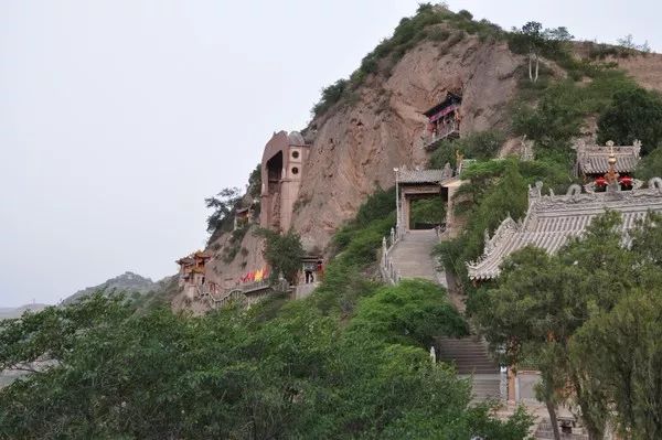 这是个山青水绿的地方, 4a级旅游景区大像山 使甘谷成了旅游胜地