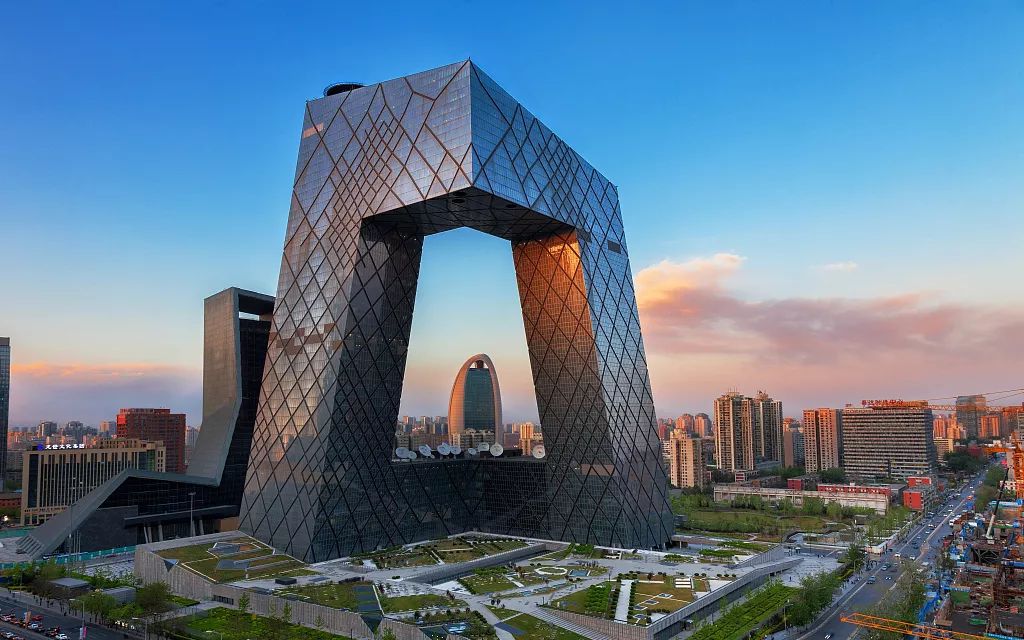 【我爱你,中国】节日梦幻图景中的"中建钢构造"(北京)