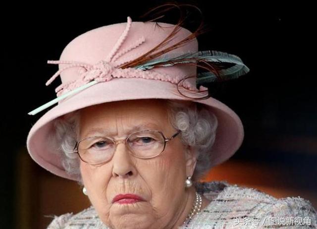 看完英国女王4个可爱的画面,你就明白高龄对她而言不算什么