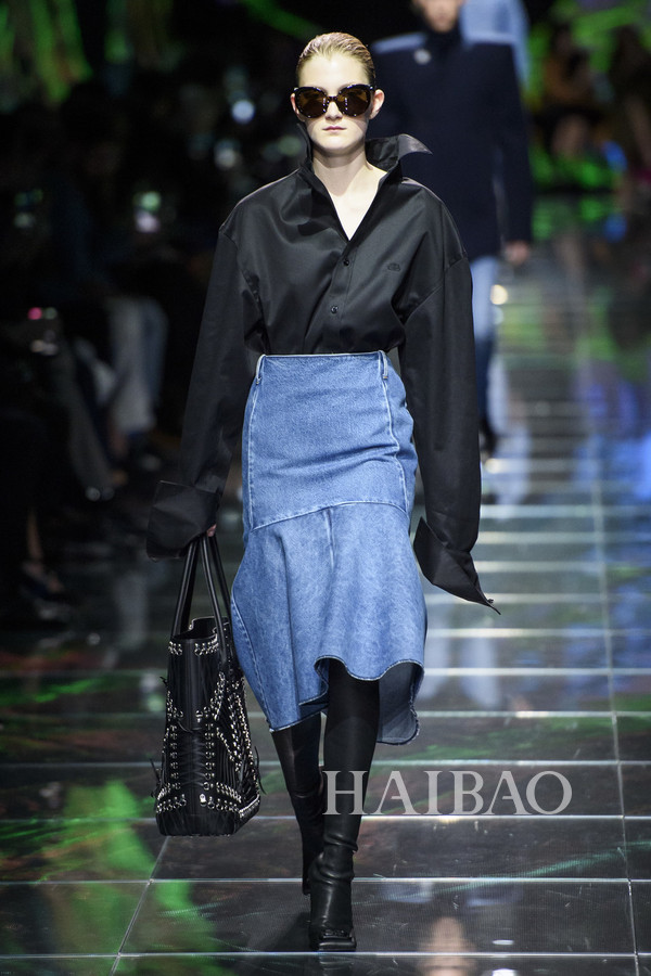 2019春夏巴黎时装周:巴黎世家 (balenciaga) 女装秀